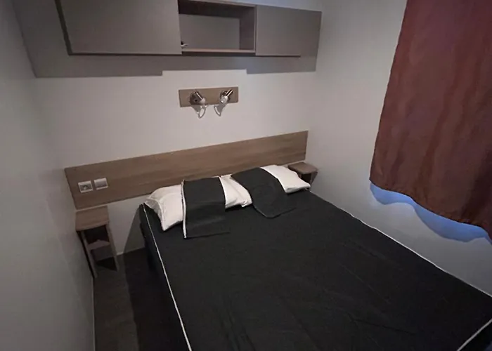 Mobil 2 Chambres, 4 A 6 Personnes, Plage, La Carabasse - 4 Etoiles 营地 维亚斯