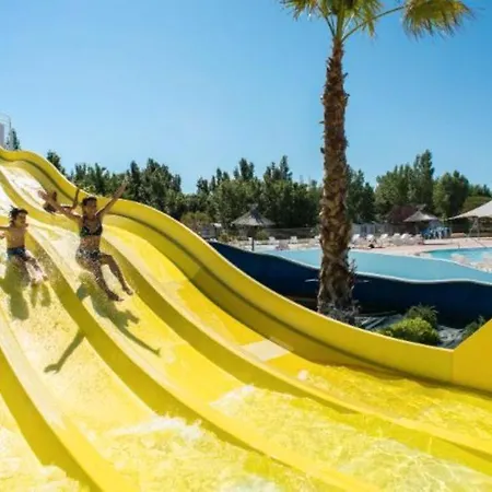 Campsite Mobil 2 Chambres, 4 A 6 Personnes, Plage, La Carabasse - 4 Etoiles