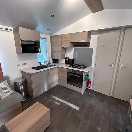 Mobil 2 Chambres, 4 A 6 Personnes, Plage, La Carabasse - 4 Etoiles * Vias