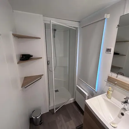 Mobil 2 Chambres, 4 à 6 Personnes, Plage, La Carabasse - 4 étoiles * Vias