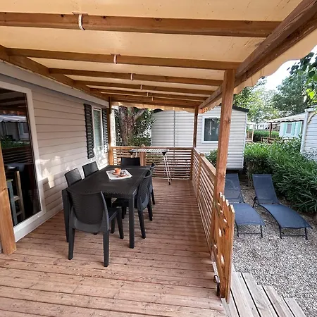 Mobil 2 Chambres, 4 A 6 Personnes, Plage, La Carabasse - 4 Etoiles Campsite *