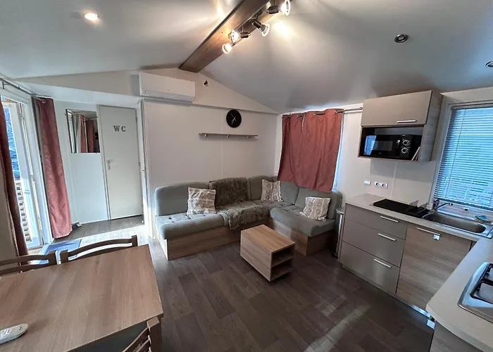 Mobil 2 Chambres, 4 A 6 Personnes, Plage, La Carabasse - 4 Etoiles Kamp alanı